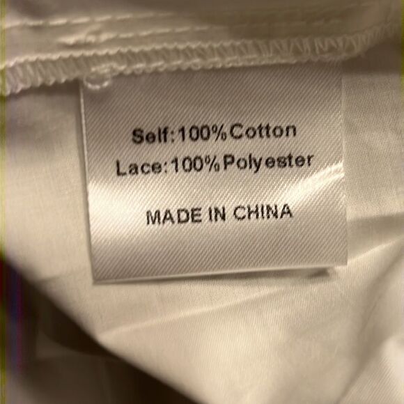 NWT Juliette Pleated a white Blouse with Lace Trim - Size Small - Picture 14 of 14